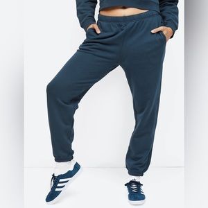Mate the Label Organic Fleece Relaxed Pocket Sweatpant size Large in Midnight